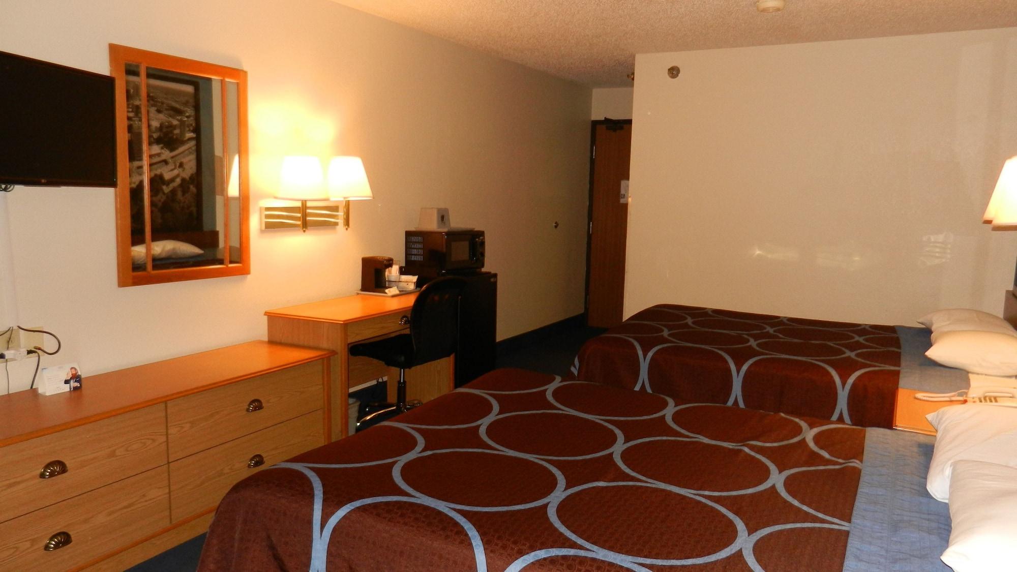 Super 8 By Wyndham Hotel 2*