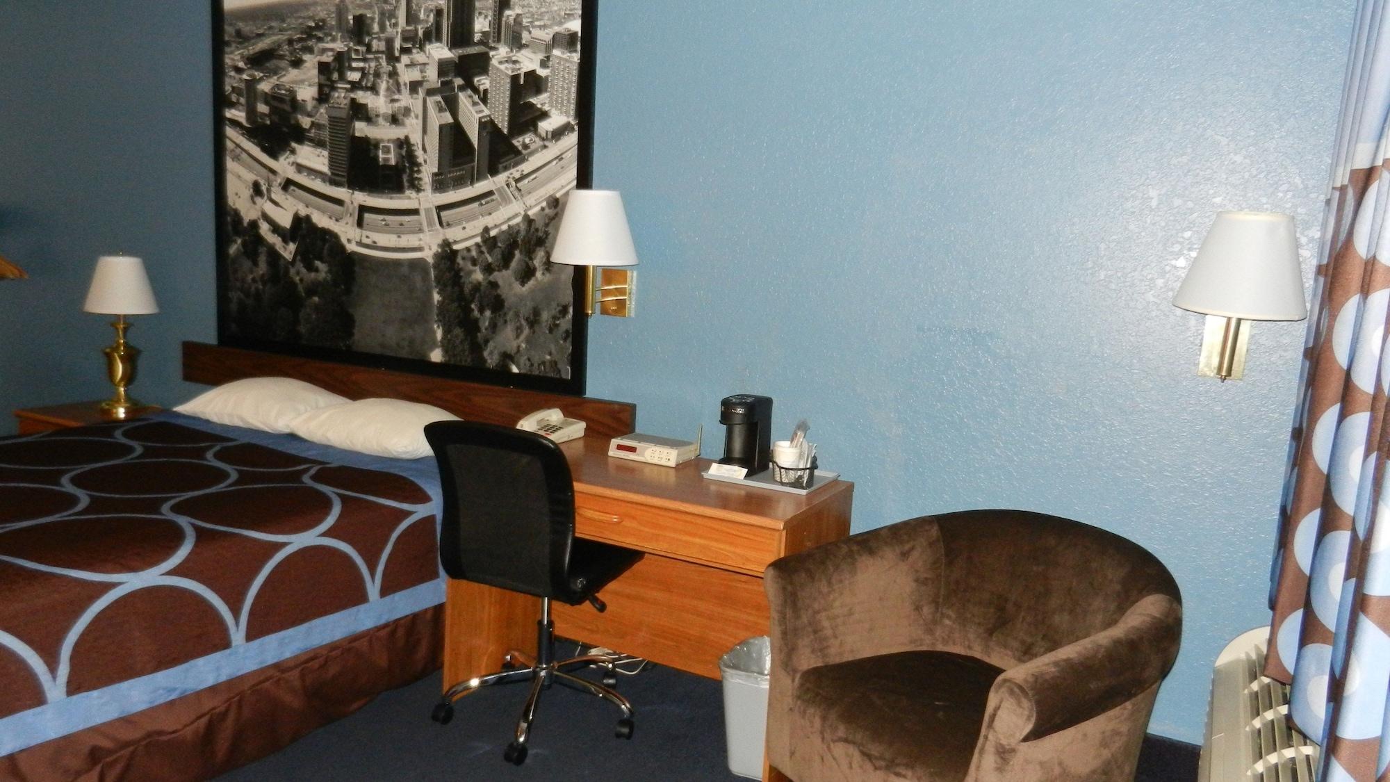 Super 8 By Wyndham Hotel Potosi