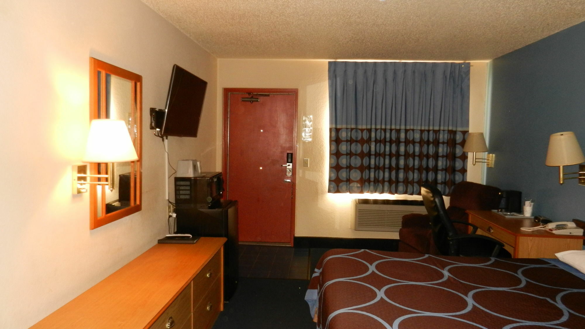 Super 8 By Wyndham Hotel