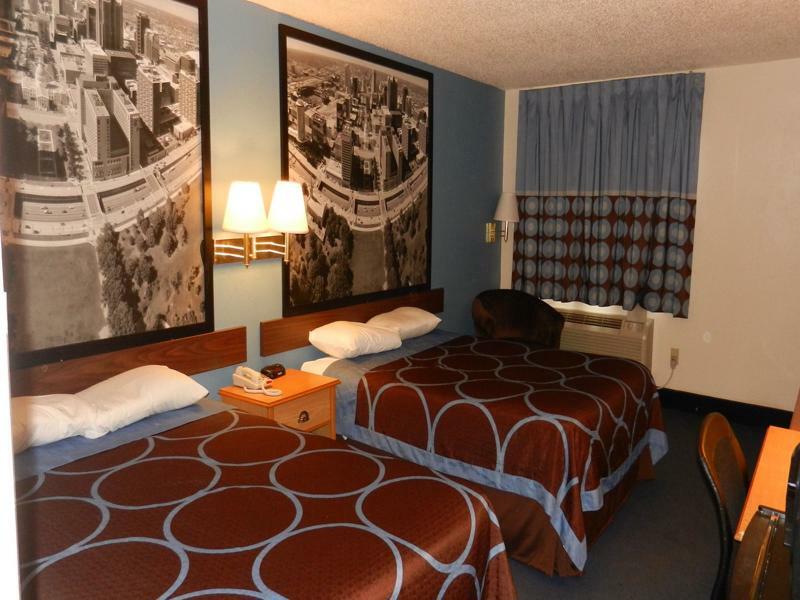 Hotel Super 8 By Wyndham Potosi